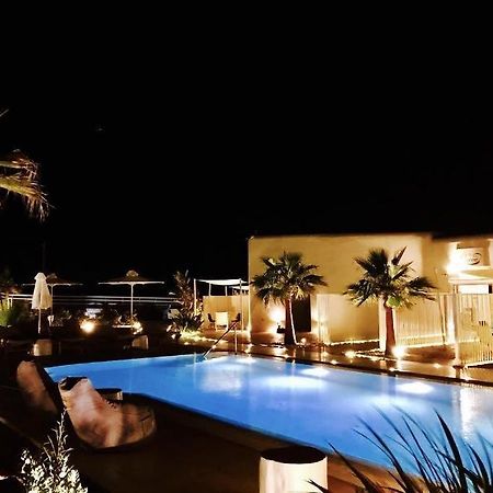 Queen Boutique Suites Mykonos Town Bagian luar foto
