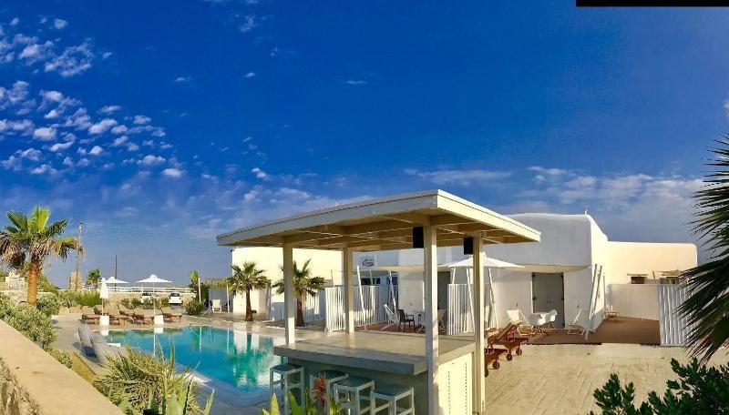 Queen Boutique Suites Mykonos Town Bagian luar foto