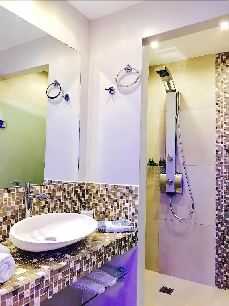 Queen Boutique Suites Mykonos Town Bagian luar foto