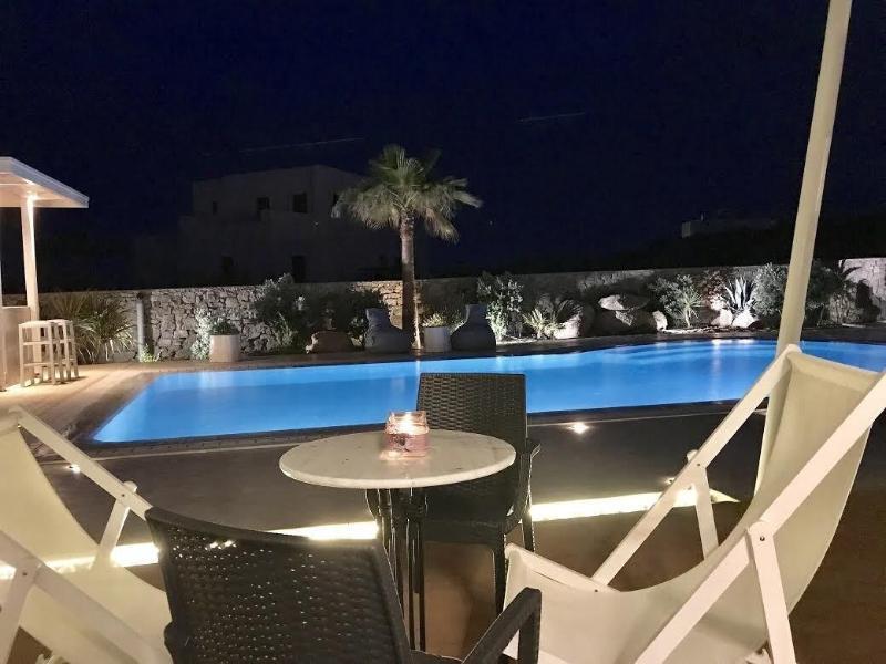 Queen Boutique Suites Mykonos Town Bagian luar foto