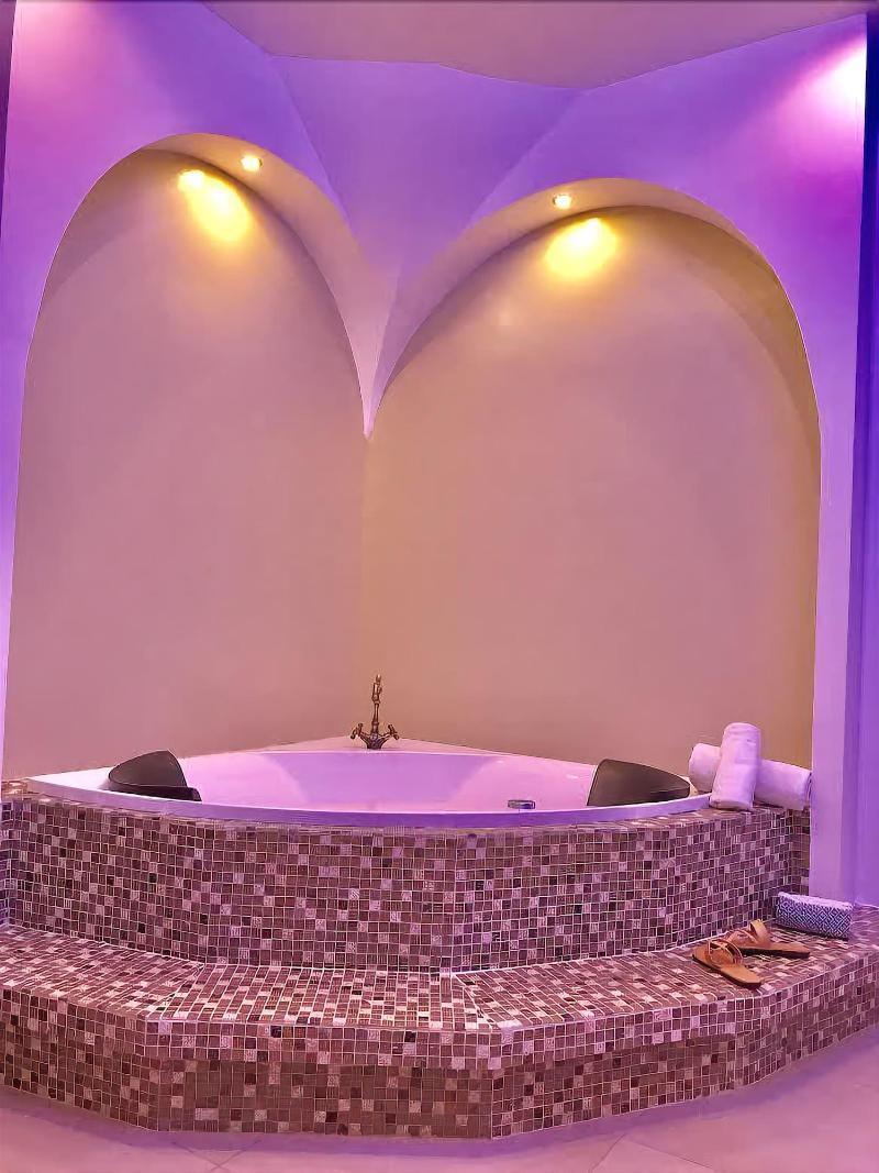 Queen Boutique Suites Mykonos Town Bagian luar foto