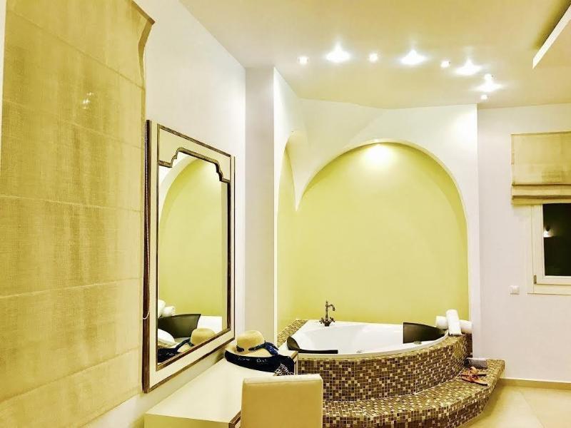 Queen Boutique Suites Mykonos Town Bagian luar foto