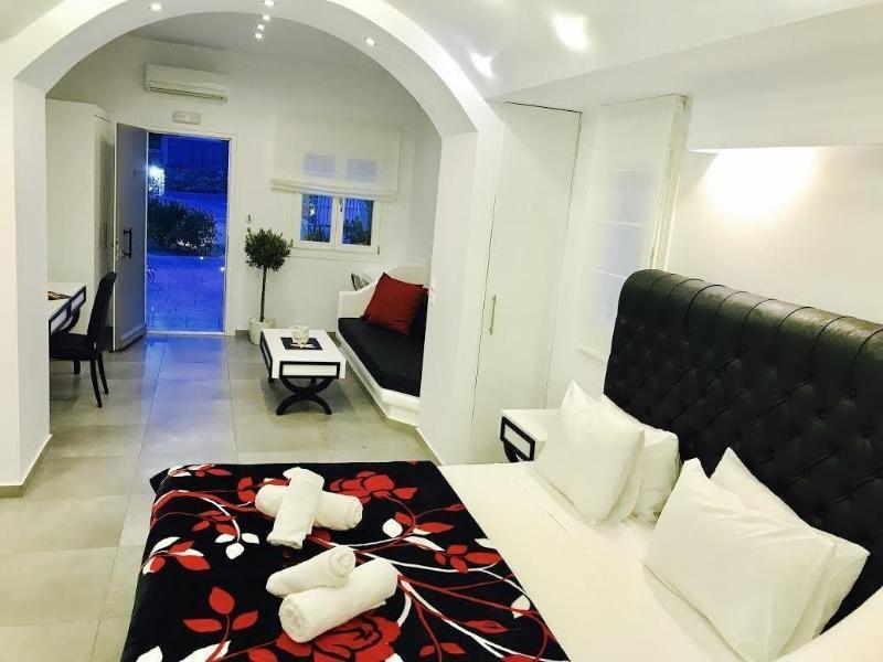 Queen Boutique Suites Mykonos Town Bagian luar foto
