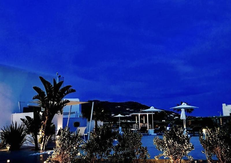Queen Boutique Suites Mykonos Town Bagian luar foto