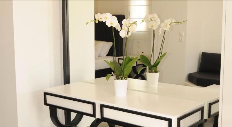 Queen Boutique Suites Mykonos Town Bagian luar foto
