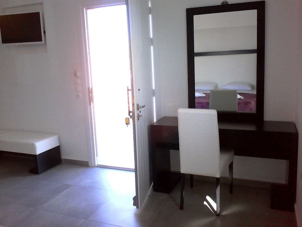 Queen Boutique Suites Mykonos Town Bagian luar foto