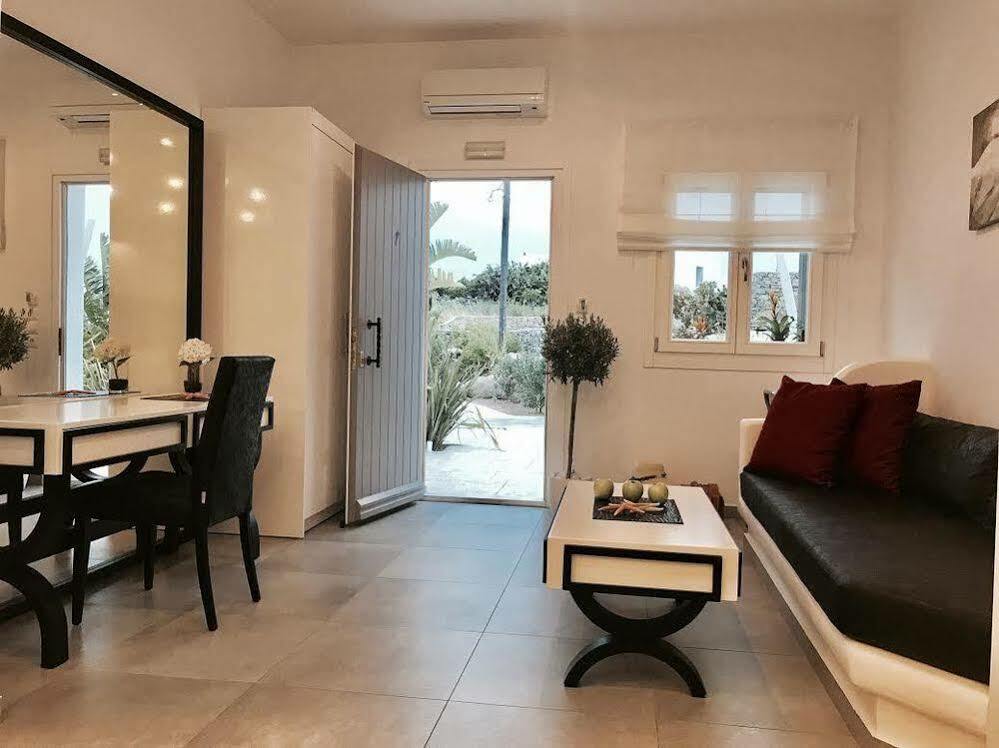 Queen Boutique Suites Mykonos Town Bagian luar foto