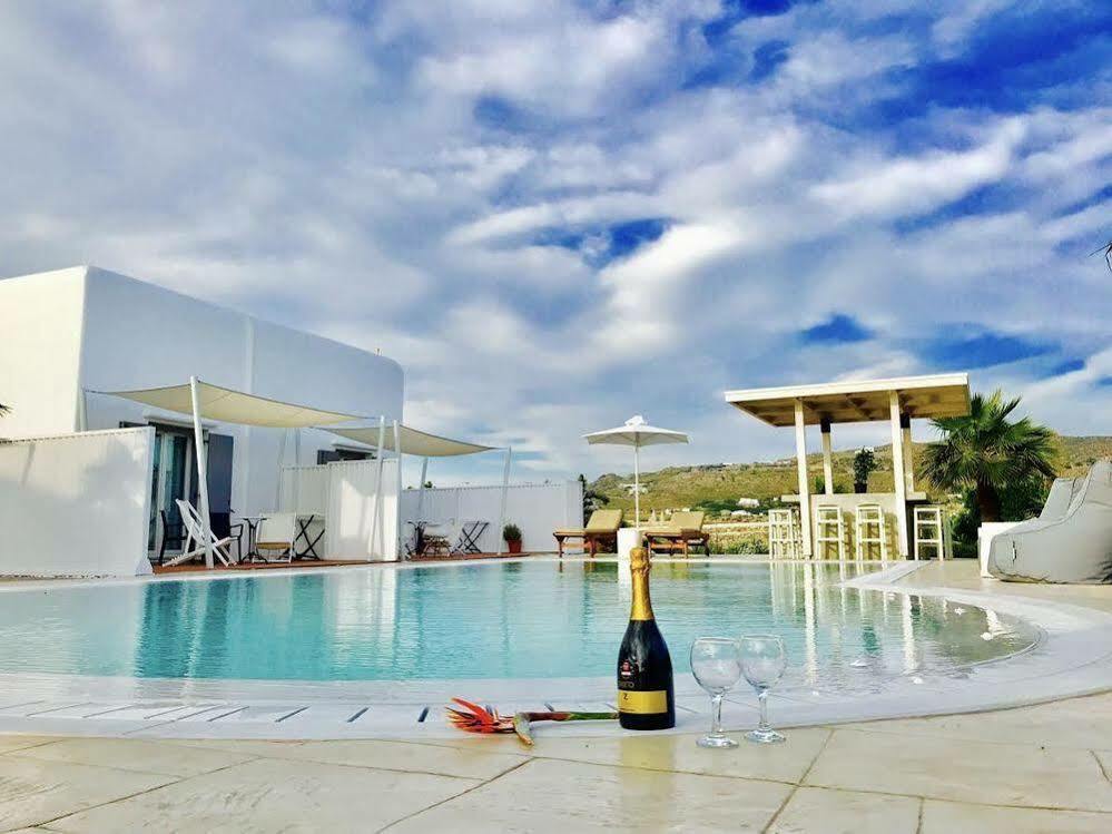 Queen Boutique Suites Mykonos Town Bagian luar foto