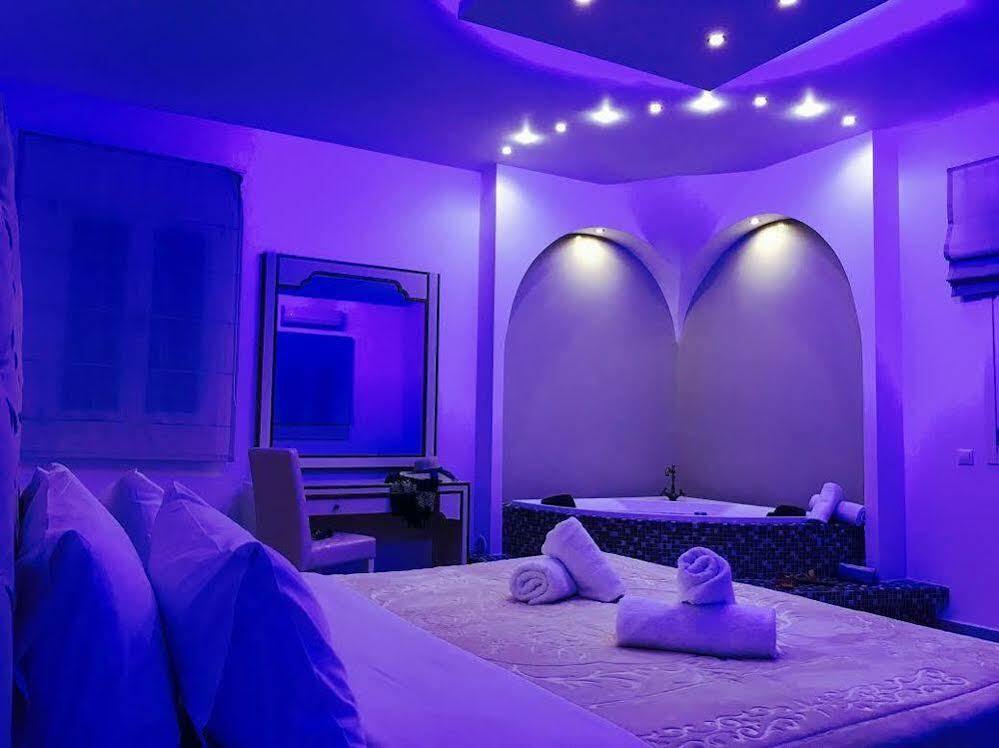 Queen Boutique Suites Mykonos Town Bagian luar foto